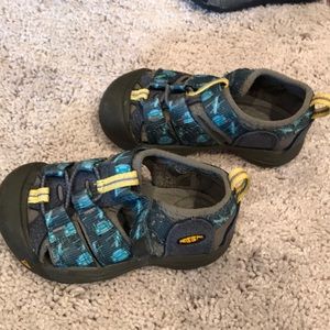 Toddler Keen Shoes 6
